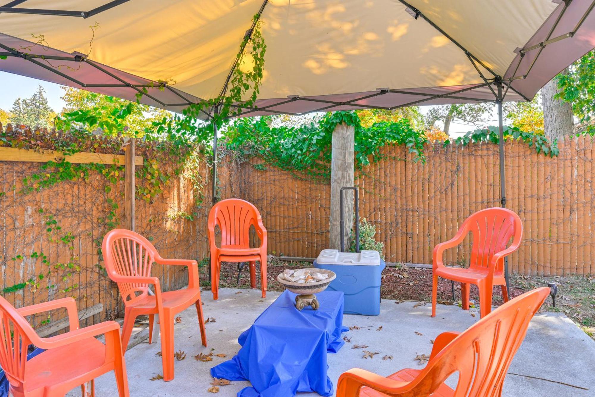 Central Elmont Studio With Great Outdoor Space! Exterior foto